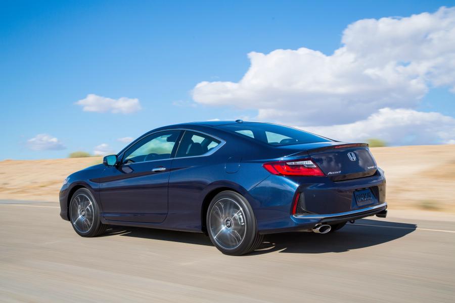  Honda Accord Touring Coupe 2016 года  (фото 29 из 32)